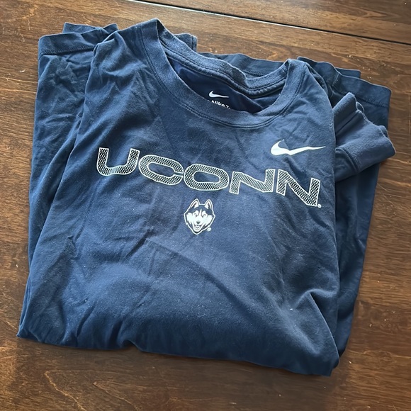 UConn Long Sleeve - Picture 1 of 3